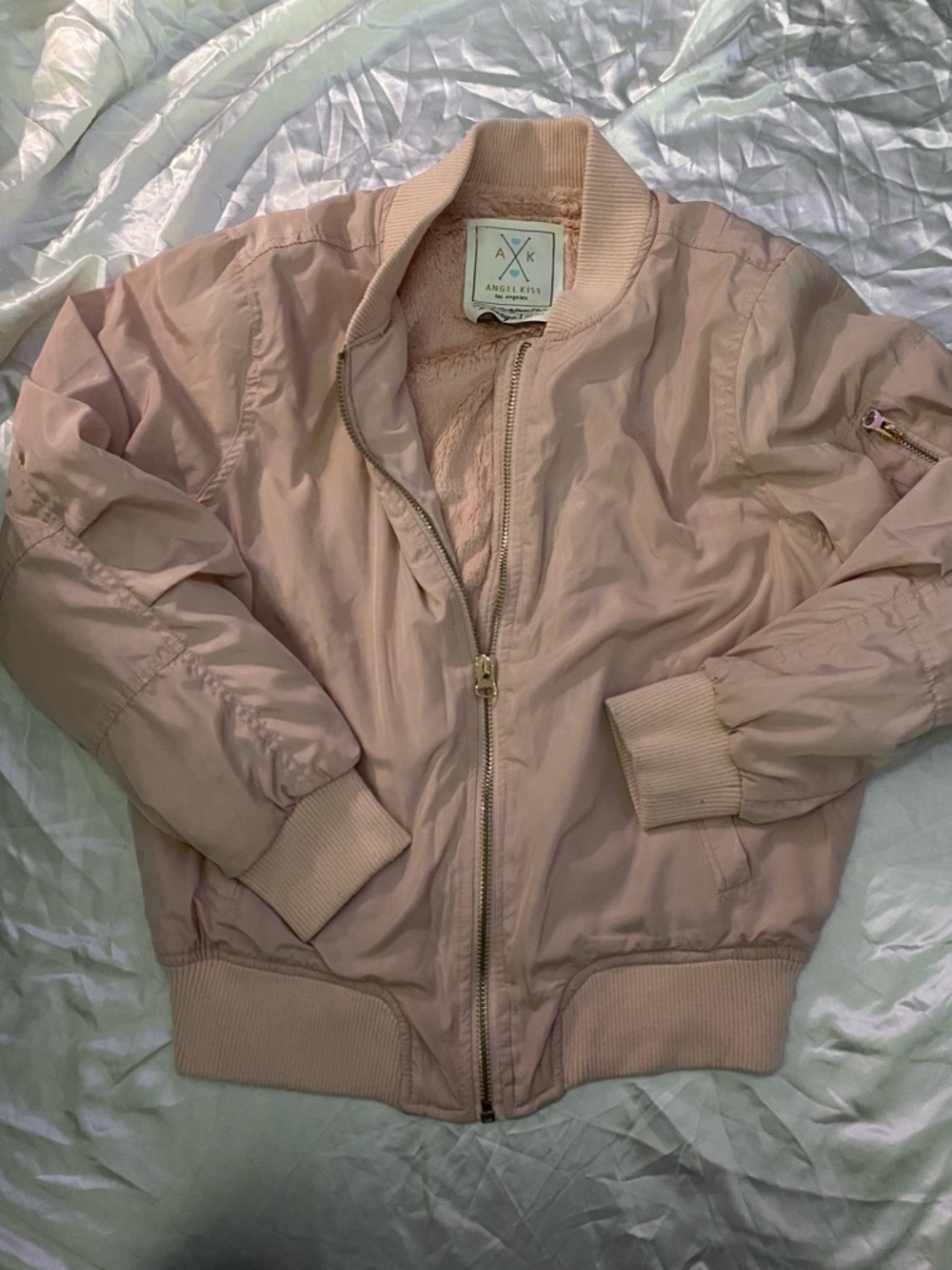 🔥baby pink bomber jacket